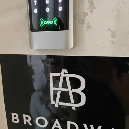 Broadway B2 Debrecen