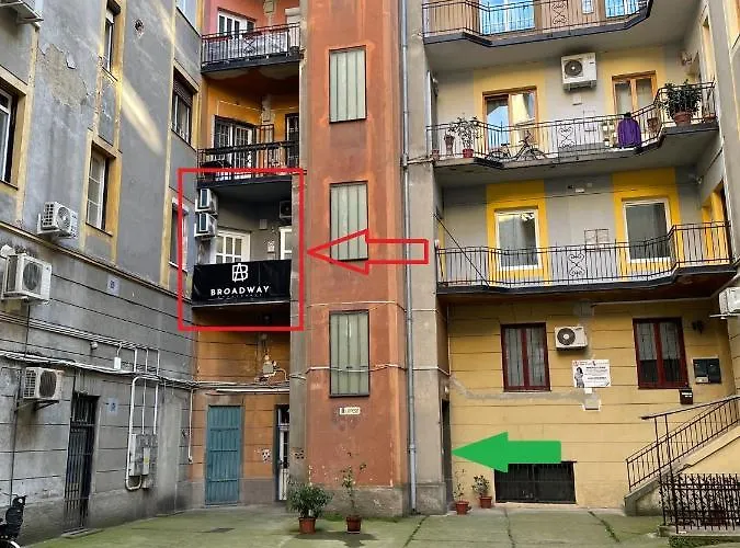 Broadway B2 * Ντέμπρετσεν